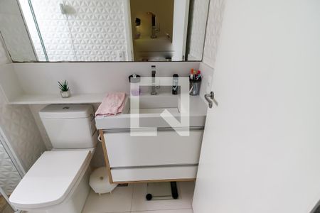 Banheiro de apartamento à venda com 2 quartos, 43m² em Jardim Novo Taboão, São Paulo