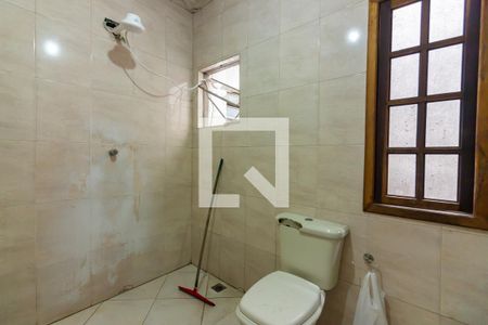 Casa à venda com 114m², 3 quartos e 2 vagasBanheiro