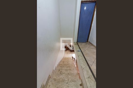 Casa à venda com 114m², 3 quartos e 2 vagasEscada