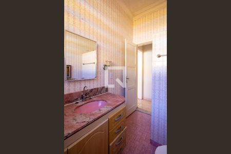 Casa à venda com 200m², 5 quartos e 4 vagasBanheiro