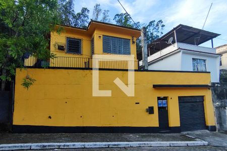 Casa à venda com 200m², 5 quartos e 4 vagasFachada