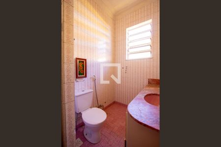 Casa à venda com 200m², 5 quartos e 4 vagasBanheiro