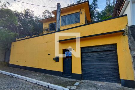 Casa à venda com 200m², 5 quartos e 4 vagasFachada
