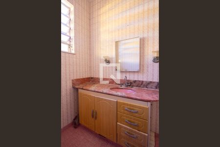 Casa à venda com 200m², 5 quartos e 4 vagasBanheiro