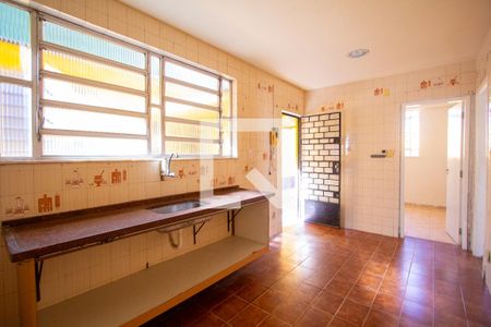 Casa à venda com 200m², 5 quartos e 4 vagasCozinha