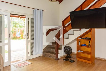 Sala de casa para alugar com 4 quartos, 364m² em Campeche, Florianópolis