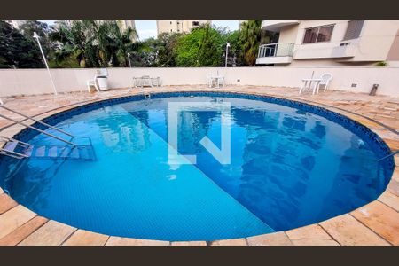 Apartamento para alugar com 225m², 4 quartos e 3 vagas Apartamento para alugar com 225m², 4 quartos e 3 vagasÁrea comum - Piscina