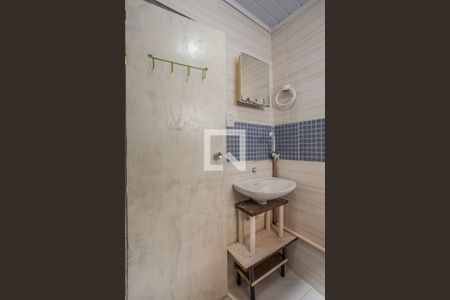 Banheiro de casa para alugar com 1 quarto, 35m² em Bom Jesus, Porto Alegre