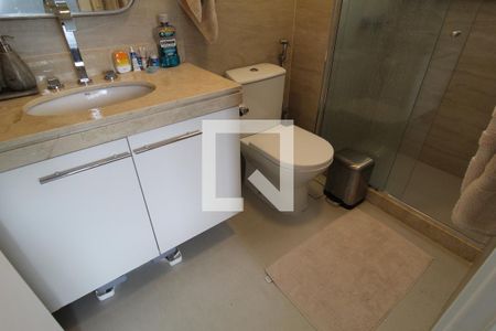 Apartamento à venda com 110m², 3 quartos e 2 vagasBanheiro da suíte