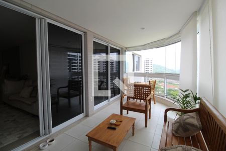 Apartamento à venda com 110m², 3 quartos e 2 vagasVaranda