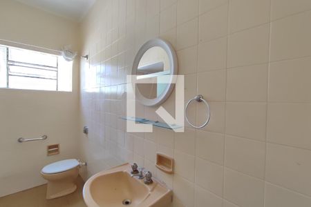 Banheiro de casa à venda com 3 quartos, 300m² em Jardim Campos Elíseos, Campinas