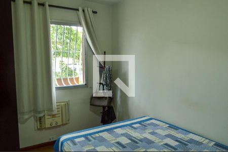 Quarto 1 de apartamento para alugar com 2 quartos, 56m² em Taquara, Rio de Janeiro