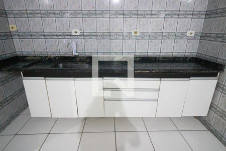 Casa à venda com 140m², 4 quartos e 2 vagas Casa à venda com 140m², 4 quartos e 2 vagasCozinha