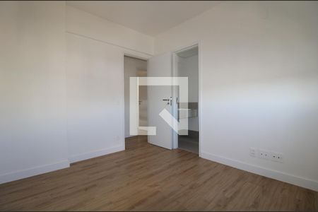 Apartamento à venda com 143m², 4 quartos e 3 vagas Apartamento à venda com 143m², 4 quartos e 3 vagasQuarto Semi-Suíte 2