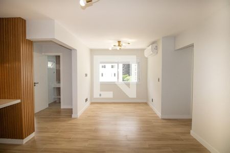 Apartamento à venda com 70m², 2 quartos e 1 vagaSala - Piso, revestimentos, pintura novos 