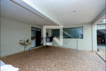 Casa para alugar com 520m², 5 quartos e 4 vagasQuintal