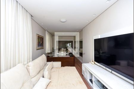 Casa para alugar com 520m², 5 quartos e 4 vagasSala de TV