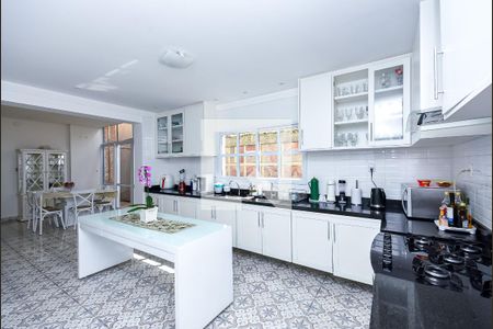 Casa para alugar com 520m², 5 quartos e 4 vagasCozinha