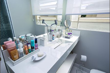 Casa para alugar com 520m², 5 quartos e 4 vagasBanheiro Social