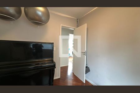 Quarto 1 de apartamento para alugar com 3 quartos, 140m² em Bacacheri, Curitiba