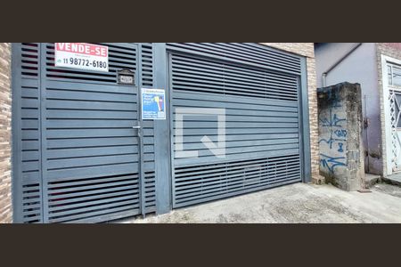 Casa à venda com 110m², 3 quartos e 1 vaga Casa à venda com 110m², 3 quartos e 1 vagaFachada