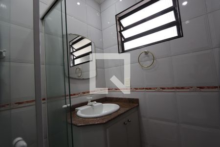 Casa à venda com 200m², 3 quartos e 4 vagasBanheiro
