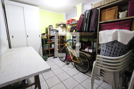 Casa à venda com 200m², 3 quartos e 4 vagasQuarto de Serviço