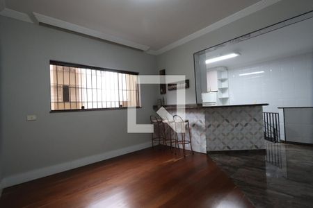 Casa à venda com 200m², 3 quartos e 4 vagasCopa