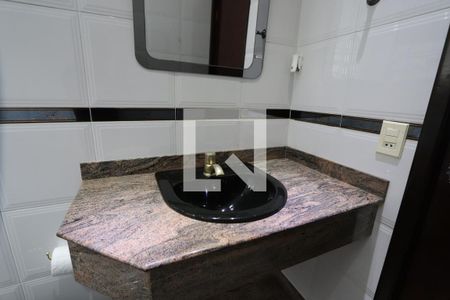 Casa à venda com 200m², 3 quartos e 4 vagasLavabo