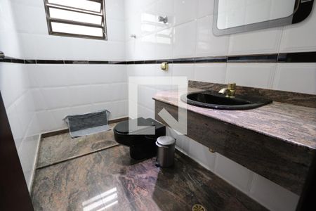 Casa à venda com 200m², 3 quartos e 4 vagasLavabo