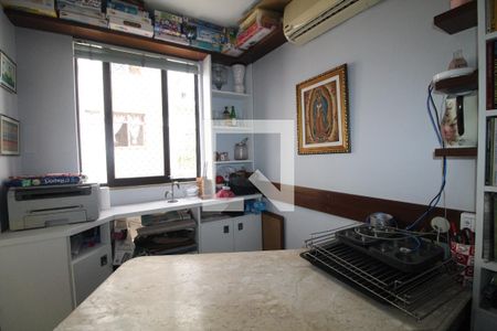 Apartamento à venda com 171m², 3 quartos e 2 vagasQuarto de Serviço