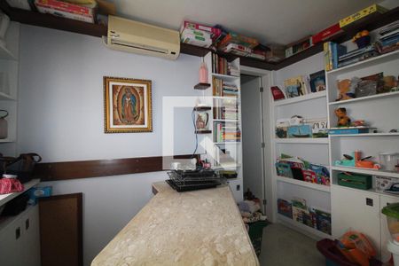 Apartamento à venda com 171m², 3 quartos e 2 vagasQuarto de Serviço