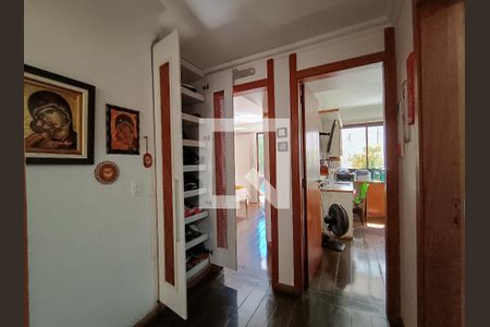 Apartamento à venda com 190m², 3 quartos e 2 vagasCorredor