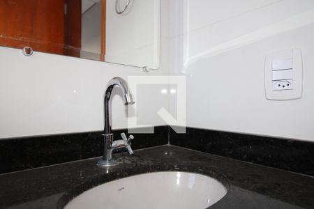 Apartamento para alugar com 60m², 2 quartos e sem vagaBanheiro