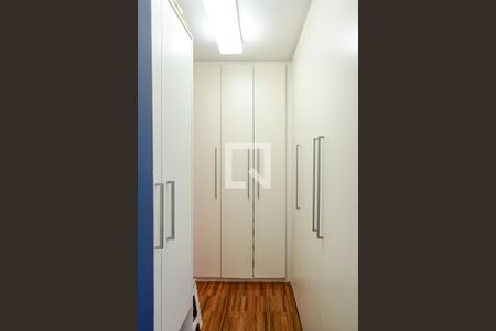 Casa à venda com 190m², 3 quartos e 2 vagas Casa à venda com 190m², 3 quartos e 2 vagasCloset