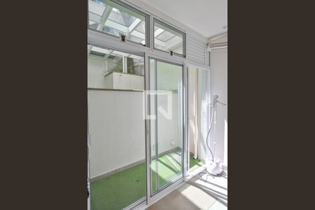 Casa à venda com 190m², 3 quartos e 2 vagas Casa à venda com 190m², 3 quartos e 2 vagasArea de Serviço