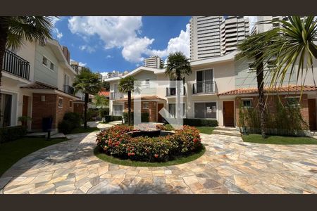 Casa à venda com 190m², 3 quartos e 2 vagas Casa à venda com 190m², 3 quartos e 2 vagasArea Comum