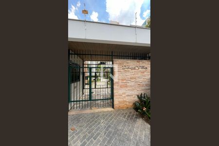 Casa à venda com 190m², 3 quartos e 2 vagas Casa à venda com 190m², 3 quartos e 2 vagasFachada