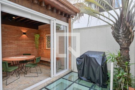 Varanda de casa à venda com 3 quartos, 190m² em Aclimação, São Paulo