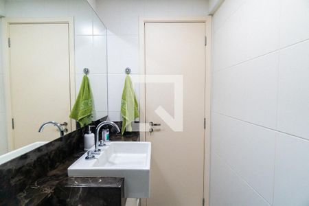 Apartamento à venda com 83m², 3 quartos e 1 vaga Apartamento à venda com 83m², 3 quartos e 1 vagaBanheiro Social