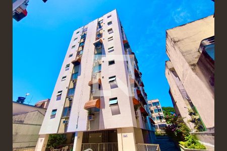 Apartamento para alugar com 90m², 2 quartos e 1 vagaFachada interna