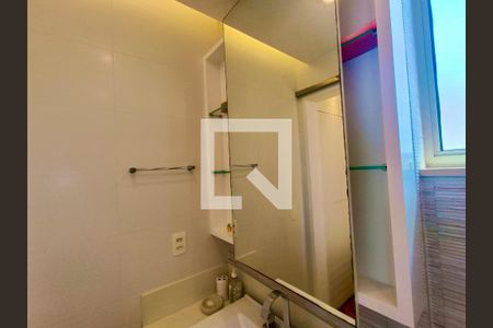 Apartamento para alugar com 90m², 2 quartos e 1 vagaSuíte banheiro