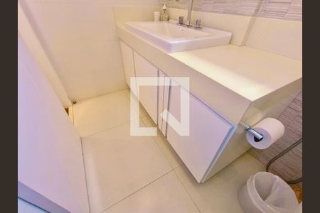 Apartamento para alugar com 90m², 2 quartos e 1 vagaSuíte banheiro