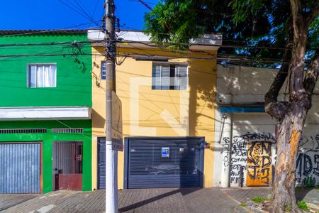 Casa à venda com 225m², 3 quartos e 2 vagasFachada