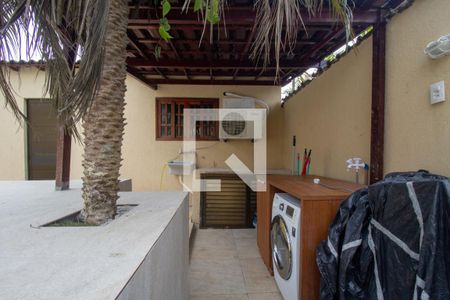 Casa de condomínio para alugar com 284m², 5 quartos e 3 vagas Casa de condomínio para alugar com 284m², 5 quartos e 3 vagasÁrea de Serviço