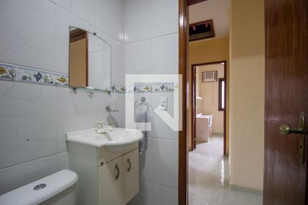 Casa de condomínio para alugar com 284m², 5 quartos e 3 vagas Casa de condomínio para alugar com 284m², 5 quartos e 3 vagasBanheiro Social 1