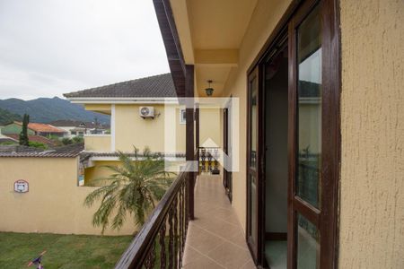 Sacada do Quarto 1 e 2 de casa de condomínio para alugar com 5 quartos, 284m² em Vargem Pequena, Rio de Janeiro