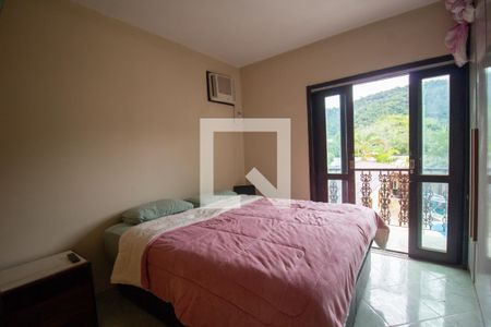 Quarto 1 de casa de condomínio para alugar com 5 quartos, 284m² em Vargem Pequena, Rio de Janeiro