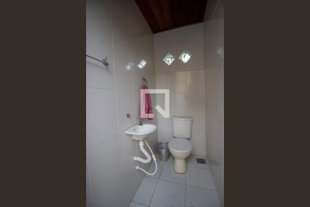 Casa de condomínio para alugar com 284m², 5 quartos e 3 vagas Casa de condomínio para alugar com 284m², 5 quartos e 3 vagasLavabo da Piscina
