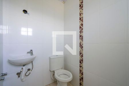 Banheiro da Suíte de casa de condomínio para alugar com 2 quartos, 99m² em Campo Novo, Porto Alegre